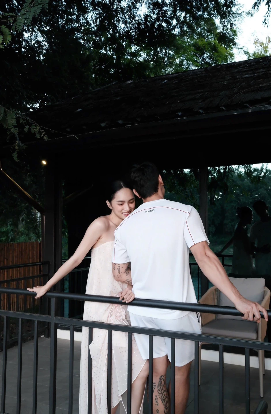 Hương Giang - Phú Cường né tránh, không muốn đụng mặt nhau? Hương Giang - Phú Cường né tránh, không muốn đụng mặt nhau?