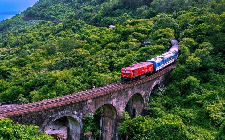Huy động hơn 1.000 công an bảo đảm an toàn cho du khách về Đền Hùng dịp giỗ Tổ Huy động hơn 1.000 công an bảo đảm an toàn cho du khách về Đền Hùng dịp giỗ Tổ