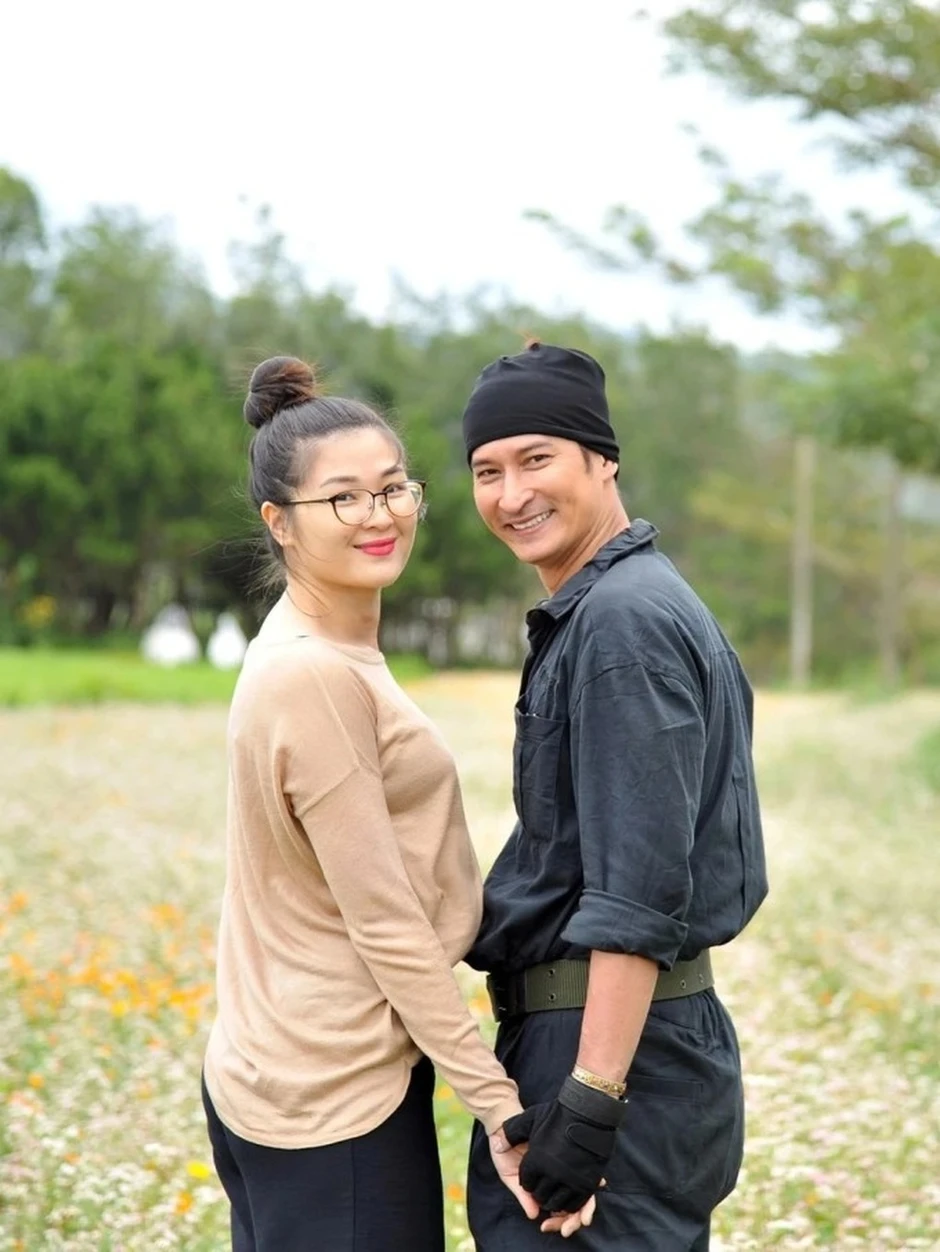 Huy Khánh sau hơn 3 năm ly hôn Mạc Anh Thư: "Đến lúc ngừng hy vọng vào những điều không còn phù hợp" Huy Khánh sau hơn 3 năm ly hôn Mạc Anh Thư: "Đến lúc ngừng hy vọng vào những điều không còn phù hợp"