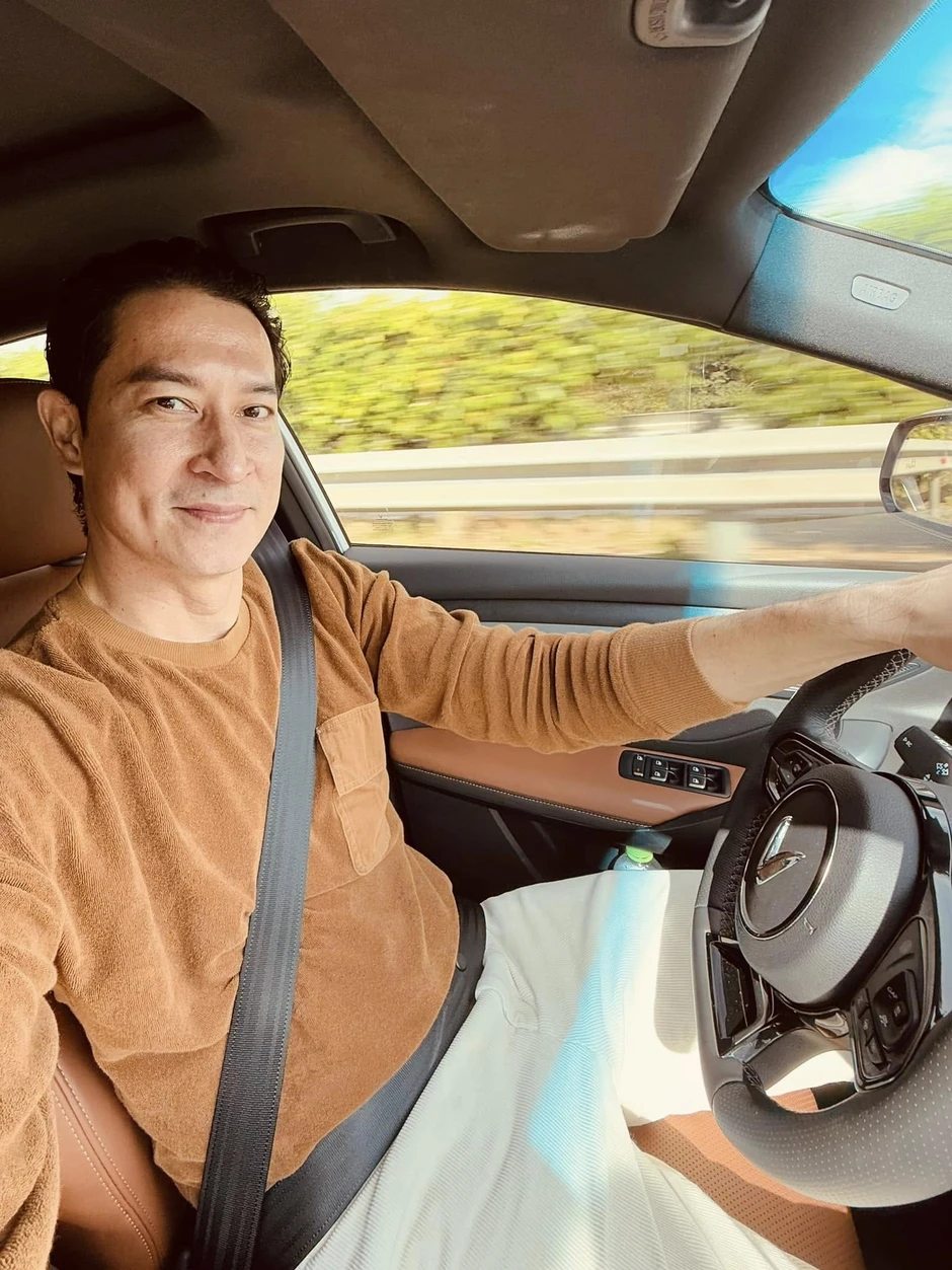 Huy Khánh sau hơn 3 năm ly hôn Mạc Anh Thư: "Đến lúc ngừng hy vọng vào những điều không còn phù hợp" Huy Khánh sau hơn 3 năm ly hôn Mạc Anh Thư: "Đến lúc ngừng hy vọng vào những điều không còn phù hợp"