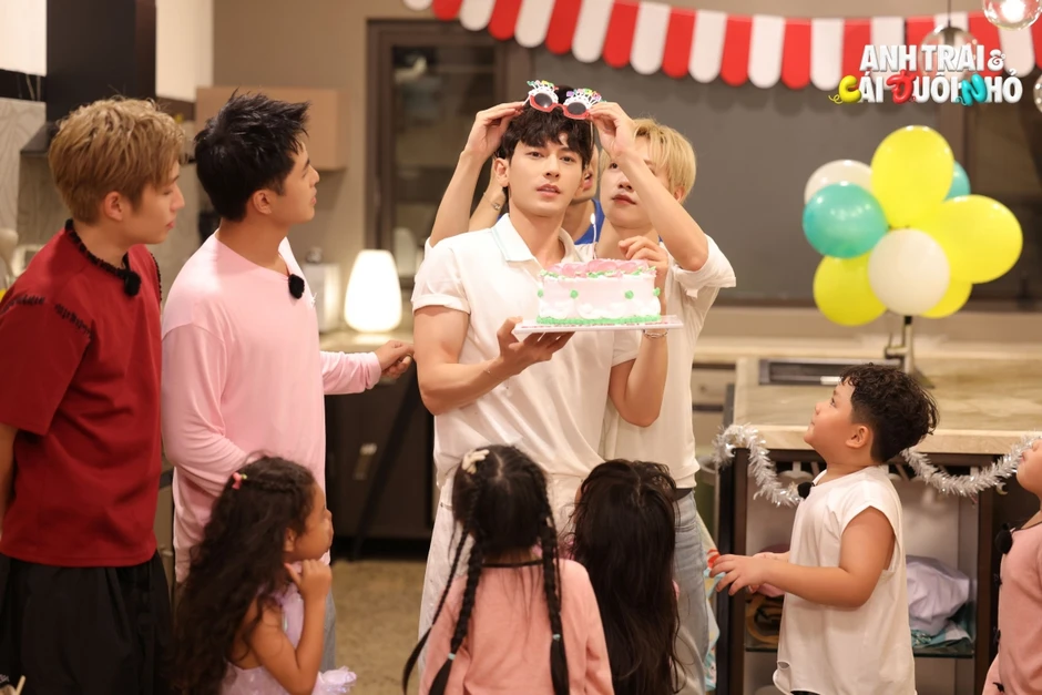Isaac, Cody Nam Võ, JSOL, HURRYKNG và mùa hè đặc biệt cùng 6 em nhỏ Isaac, Cody Nam Võ, JSOL, HURRYKNG và mùa hè đặc biệt cùng 6 em nhỏ