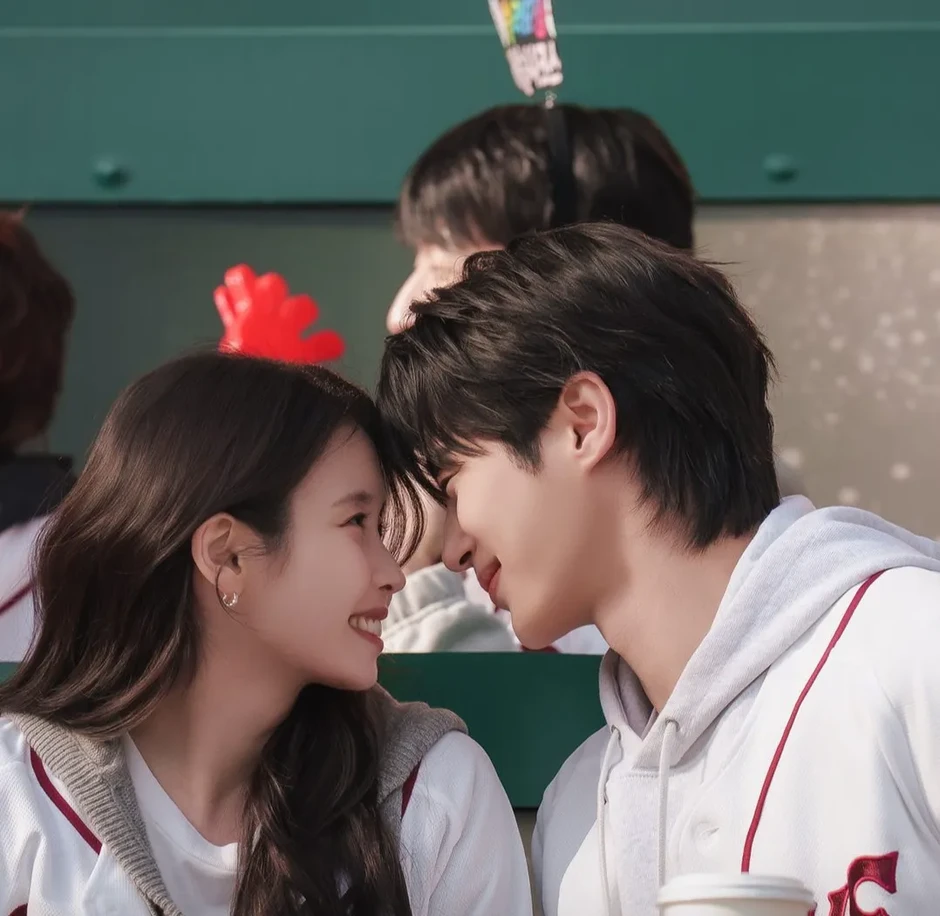 IU và Byeon Woo Seok xin lỗi về những tranh cãi xung quanh "Phu nhân đại quân thế kỷ 21" IU và Byeon Woo Seok xin lỗi về những tranh cãi xung quanh "Phu nhân đại quân thế kỷ 21"