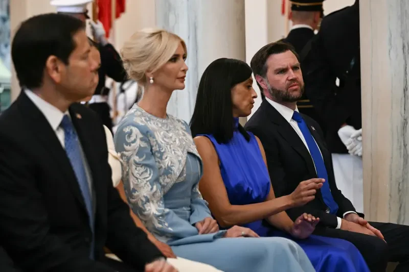 Ivanka Trump gây sốt ở Nhà Trắng Ivanka Trump gây sốt ở Nhà Trắng