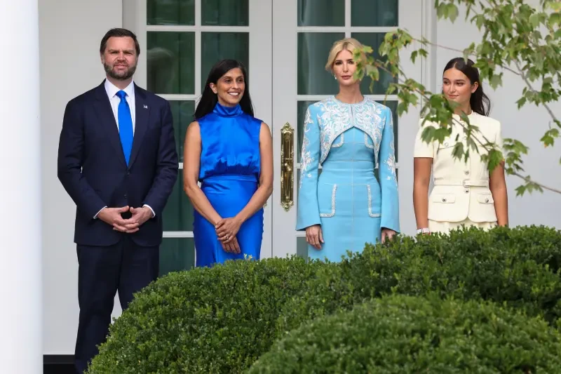 Ivanka Trump gây sốt ở Nhà Trắng Ivanka Trump gây sốt ở Nhà Trắng