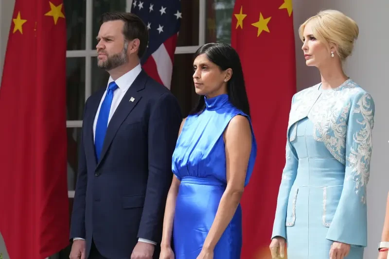 Ivanka Trump gây sốt ở Nhà Trắng Ivanka Trump gây sốt ở Nhà Trắng