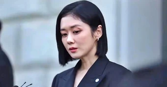 Jang Nara đến viếng đám tang nhân viên qua đời bất thường trong công ty quản lý cũ