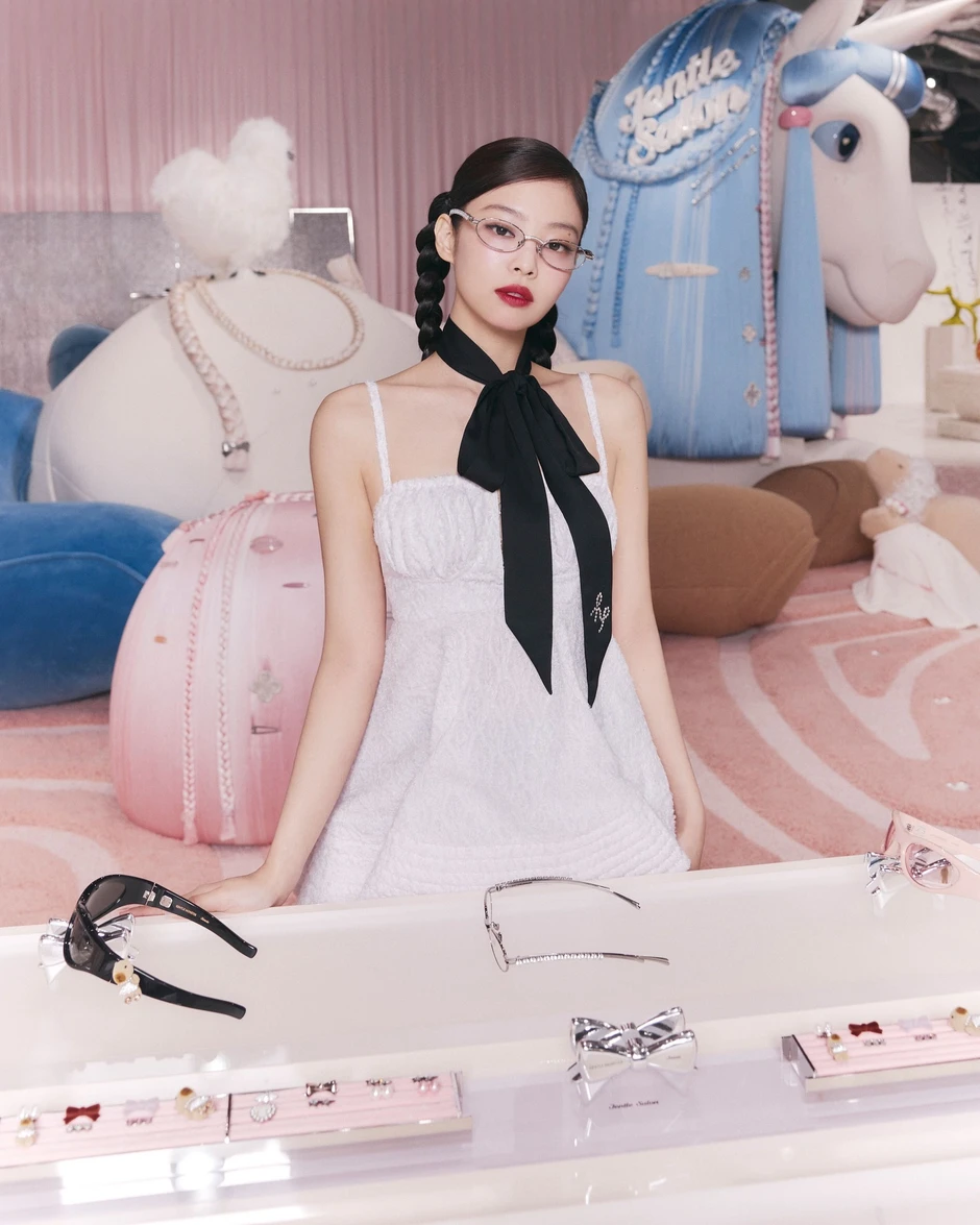 Jennie (BLACKPINK) làm đứt chuỗi tăng trưởng 4 năm liên tiếp của thương hiệu đình đám vì một lý do? Jennie (BLACKPINK) làm đứt chuỗi tăng trưởng 4 năm liên tiếp của thương hiệu đình đám vì một lý do?