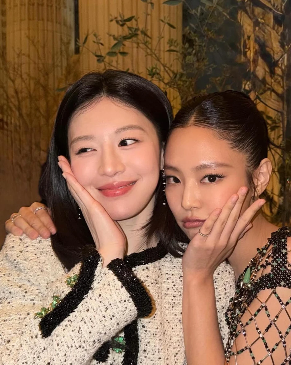 Jennie tuổi 30 toát ra hào quang của một nữ hoàng, Lisa hay Rosé cũng không làm lại Jennie tuổi 30 toát ra hào quang của một nữ hoàng, Lisa hay Rosé cũng không làm lại
