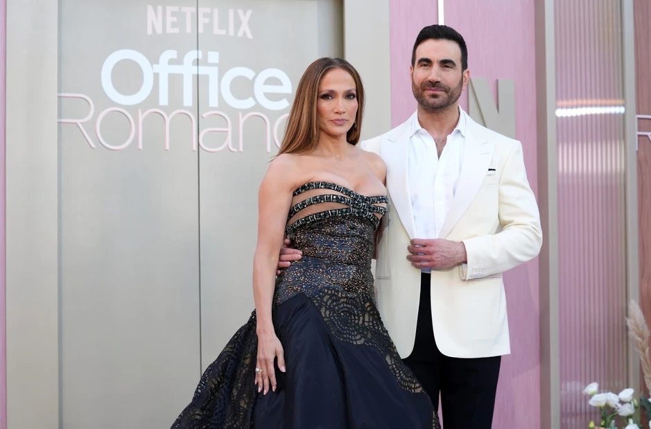 Jennifer Lopez nóng bỏng bên bạn diễn giữa tin đồn hẹn hò Jennifer Lopez nóng bỏng bên bạn diễn giữa tin đồn hẹn hò