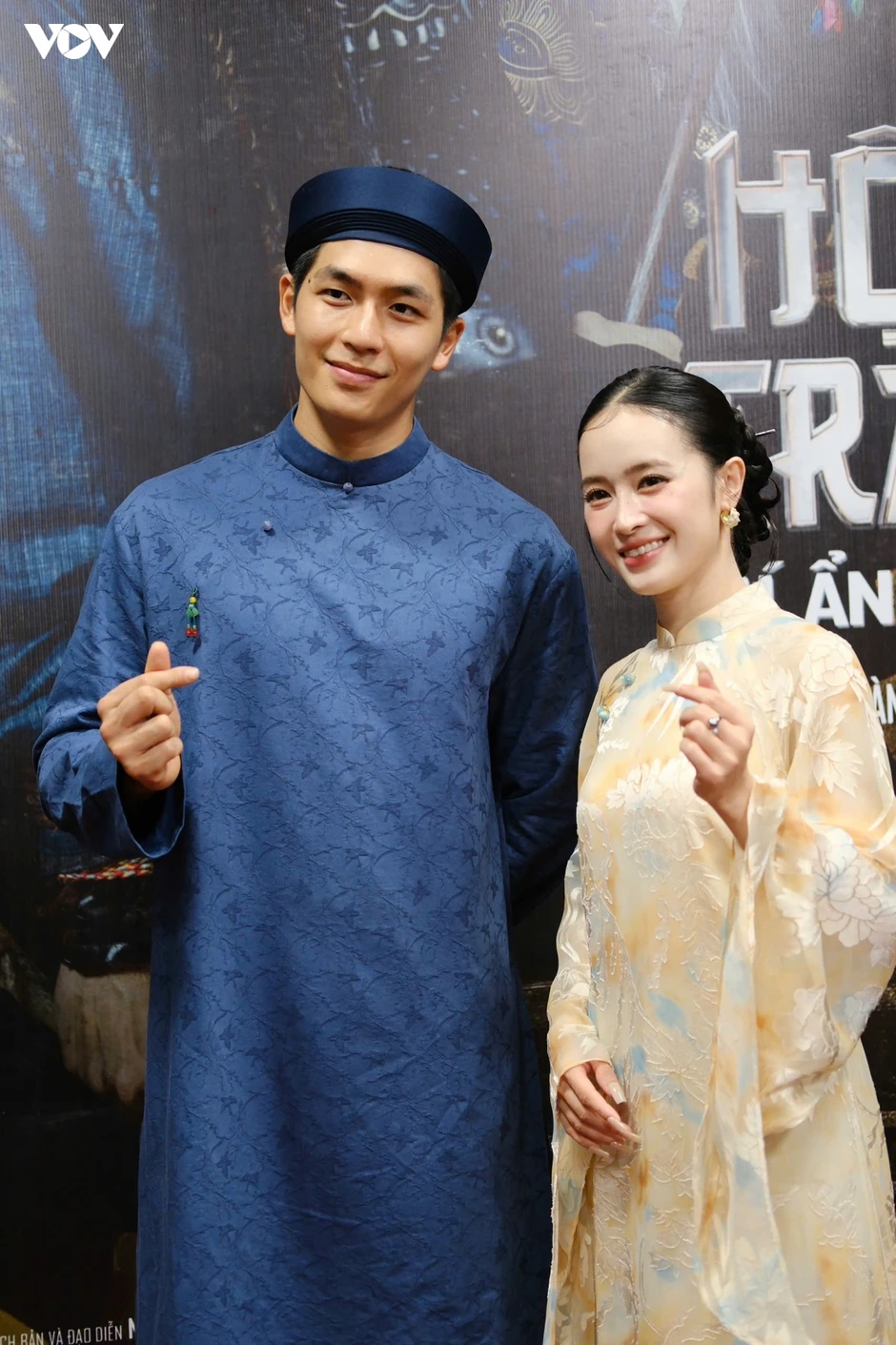 Johnny Trí Nguyễn cùng dàn sao trên thảm đỏ "Hộ linh tráng sĩ"