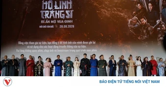 Johnny Trí Nguyễn cùng dàn sao trên thảm đỏ "Hộ linh tráng sĩ"