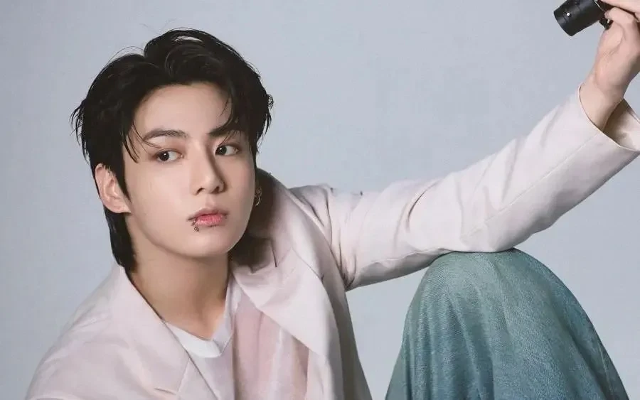 Jungkook (BTS) bị fan cuồng theo dõi: Mặt trái của văn hóa thần tượng Jungkook (BTS) bị fan cuồng theo dõi: Mặt trái của văn hóa thần tượng