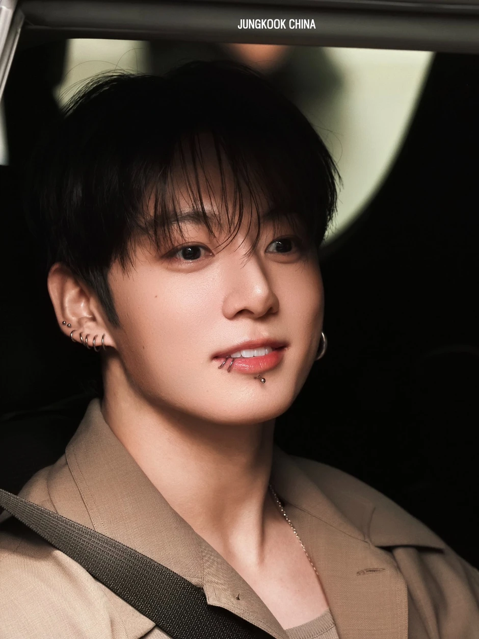 Jungkook (BTS) đại náo nửa đêm: Follow cả thế giới, không chừa cả đối thủ BLACKPINK - EXO! Jungkook (BTS) đại náo nửa đêm: Follow cả thế giới, không chừa cả đối thủ BLACKPINK - EXO!