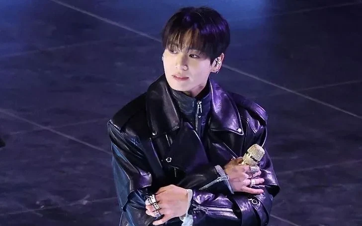 Jungkook xin lỗi sau sự cố âm thanh tại buổi biểu diễn ở Mỹ Jungkook xin lỗi sau sự cố âm thanh tại buổi biểu diễn ở Mỹ