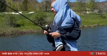 Justin Bieber chia sẻ những khoảnh khắc câu cá ngọt ngào cùng con trai