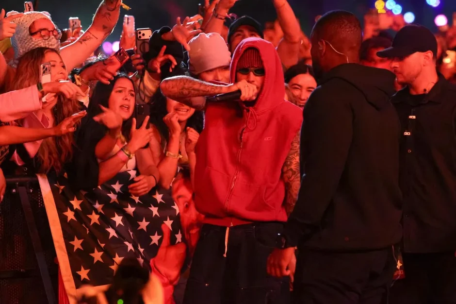 Justin Bieber khuấy động Coachella cuối tuần 2 với màn trở lại đầy thắng lợi Justin Bieber khuấy động Coachella cuối tuần 2 với màn trở lại đầy thắng lợi