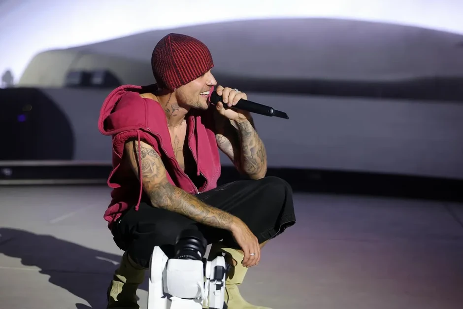 Justin Bieber khuấy động Coachella cuối tuần 2 với màn trở lại đầy thắng lợi Justin Bieber khuấy động Coachella cuối tuần 2 với màn trở lại đầy thắng lợi