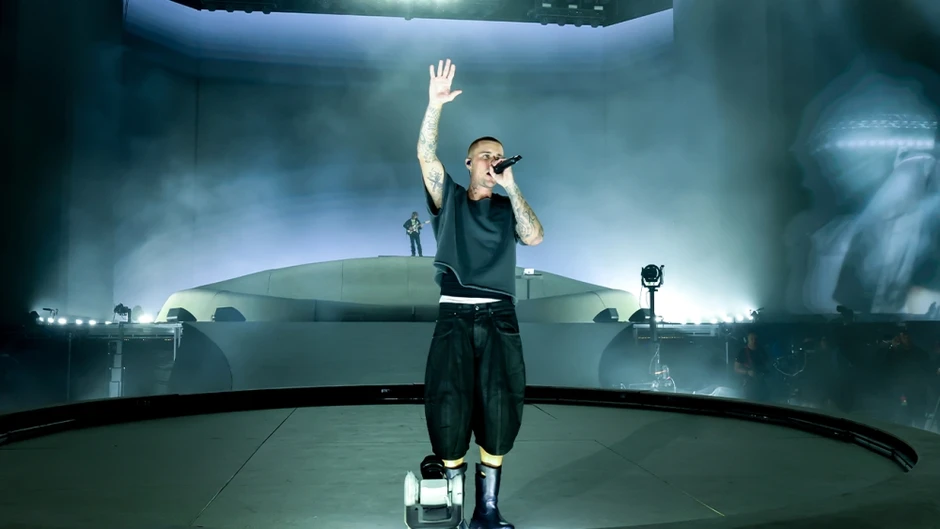 Justin Bieber tại Coachella 2026: Đêm diễn gây tranh cãi, "chia đôi" Internet Justin Bieber tại Coachella 2026: Đêm diễn gây tranh cãi, "chia đôi" Internet