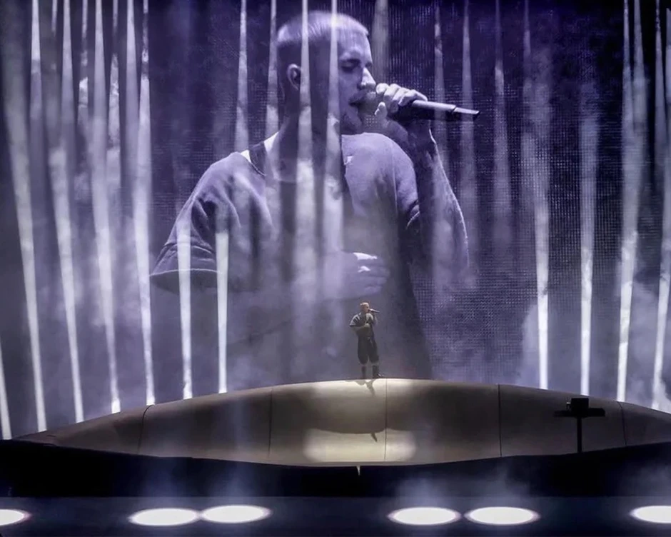 Justin Bieber tại Coachella 2026: Đêm diễn gây tranh cãi, "chia đôi" Internet Justin Bieber tại Coachella 2026: Đêm diễn gây tranh cãi, "chia đôi" Internet