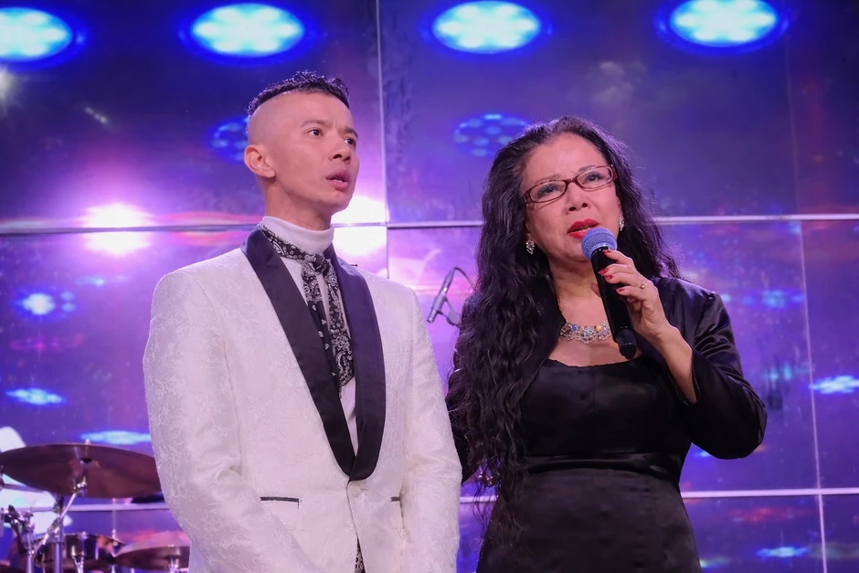 Kasim Hoàng Vũ ra đi khi mẹ đang cho ăn: "Cô Phương đã gọi 911 nhưng không còn cách nào giúp được" Kasim Hoàng Vũ ra đi khi mẹ đang cho ăn: "Cô Phương đã gọi 911 nhưng không còn cách nào giúp được"