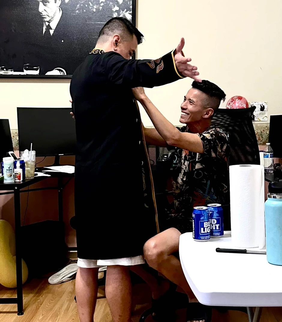 Kasim Hoàng Vũ ra đi khi mẹ đang cho ăn: "Cô Phương đã gọi 911 nhưng không còn cách nào giúp được" Kasim Hoàng Vũ ra đi khi mẹ đang cho ăn: "Cô Phương đã gọi 911 nhưng không còn cách nào giúp được"