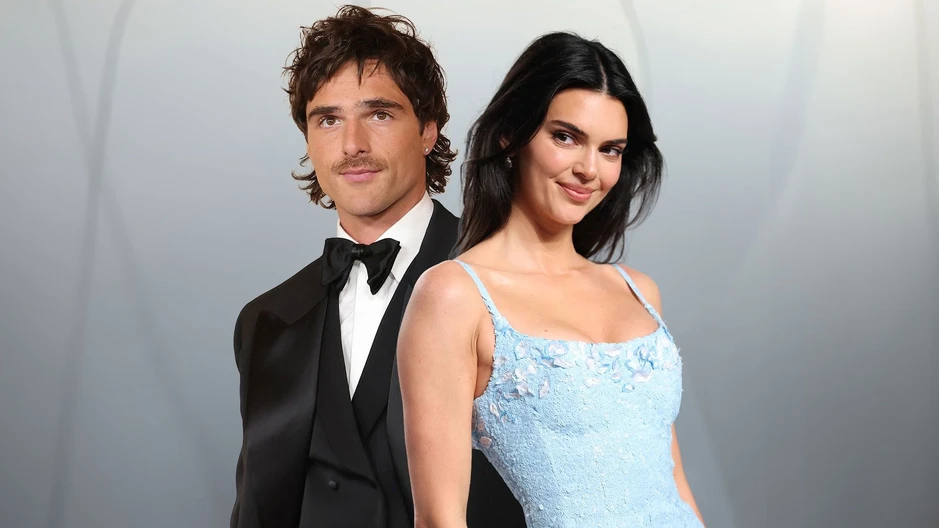 Kendall Jenner và chàng thơ Hollywood cuối cùng cũng chịu công khai hẹn hò! Kendall Jenner và chàng thơ Hollywood cuối cùng cũng chịu công khai hẹn hò!