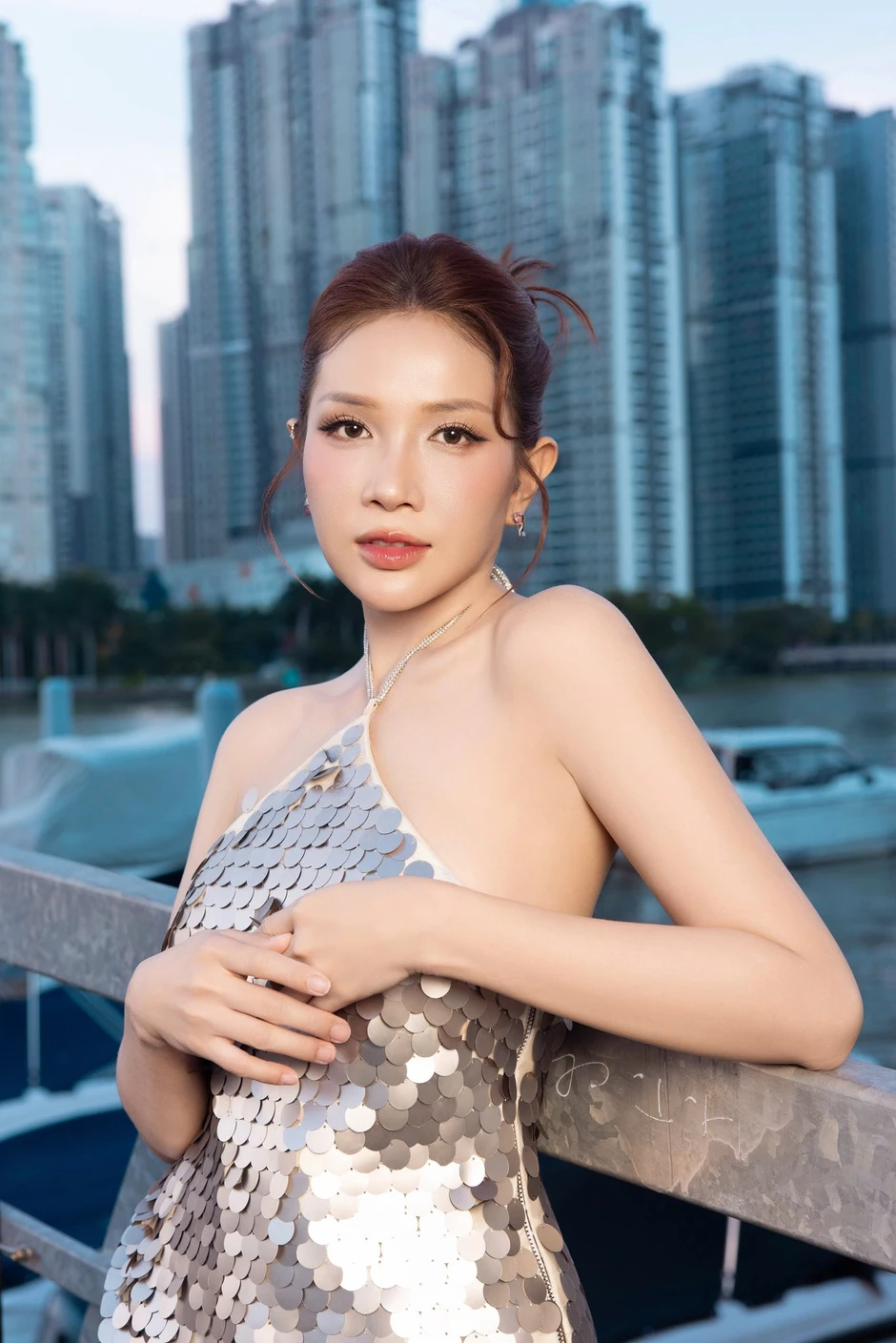 Khả Như kêu cứu giữa lúc rộ nghi vấn có tin vui với Huỳnh Phương Khả Như kêu cứu giữa lúc rộ nghi vấn có tin vui với Huỳnh Phương