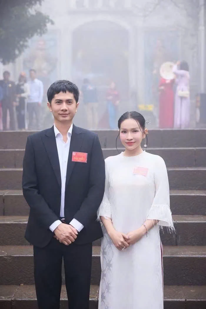 Khả Như kêu cứu giữa lúc rộ nghi vấn có tin vui với Huỳnh Phương Khả Như kêu cứu giữa lúc rộ nghi vấn có tin vui với Huỳnh Phương