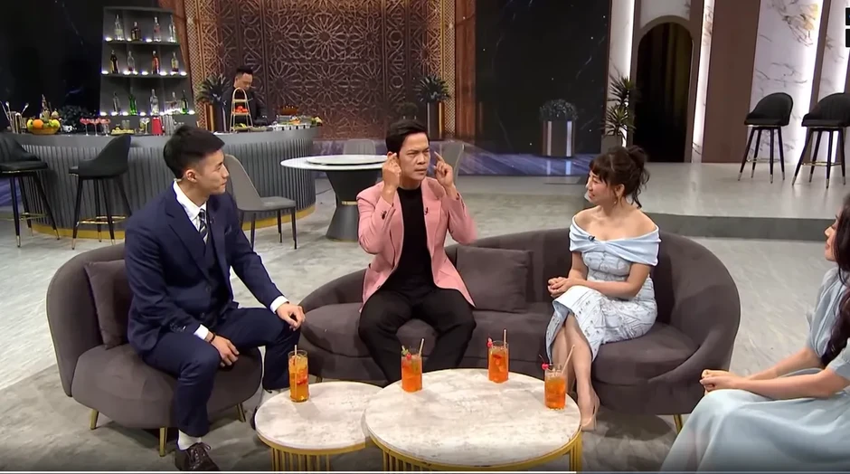 Khách sạn 5 sao: NSND Mỹ Uyên và diễn viên Sỹ Toàn trải lòng về hành trình "giữ lửa" nghệ thuật Khách sạn 5 sao: NSND Mỹ Uyên và diễn viên Sỹ Toàn trải lòng về hành trình "giữ lửa" nghệ thuật