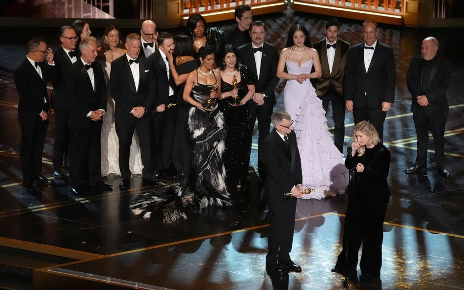 Khám phá trường quay trực tiếp Lễ trao giải Oscars 2026 với bộ ba MC Đức Bảo – Ngọc Huy – Phí Linh Khám phá trường quay trực tiếp Lễ trao giải Oscars 2026 với bộ ba MC Đức Bảo – Ngọc Huy – Phí Linh