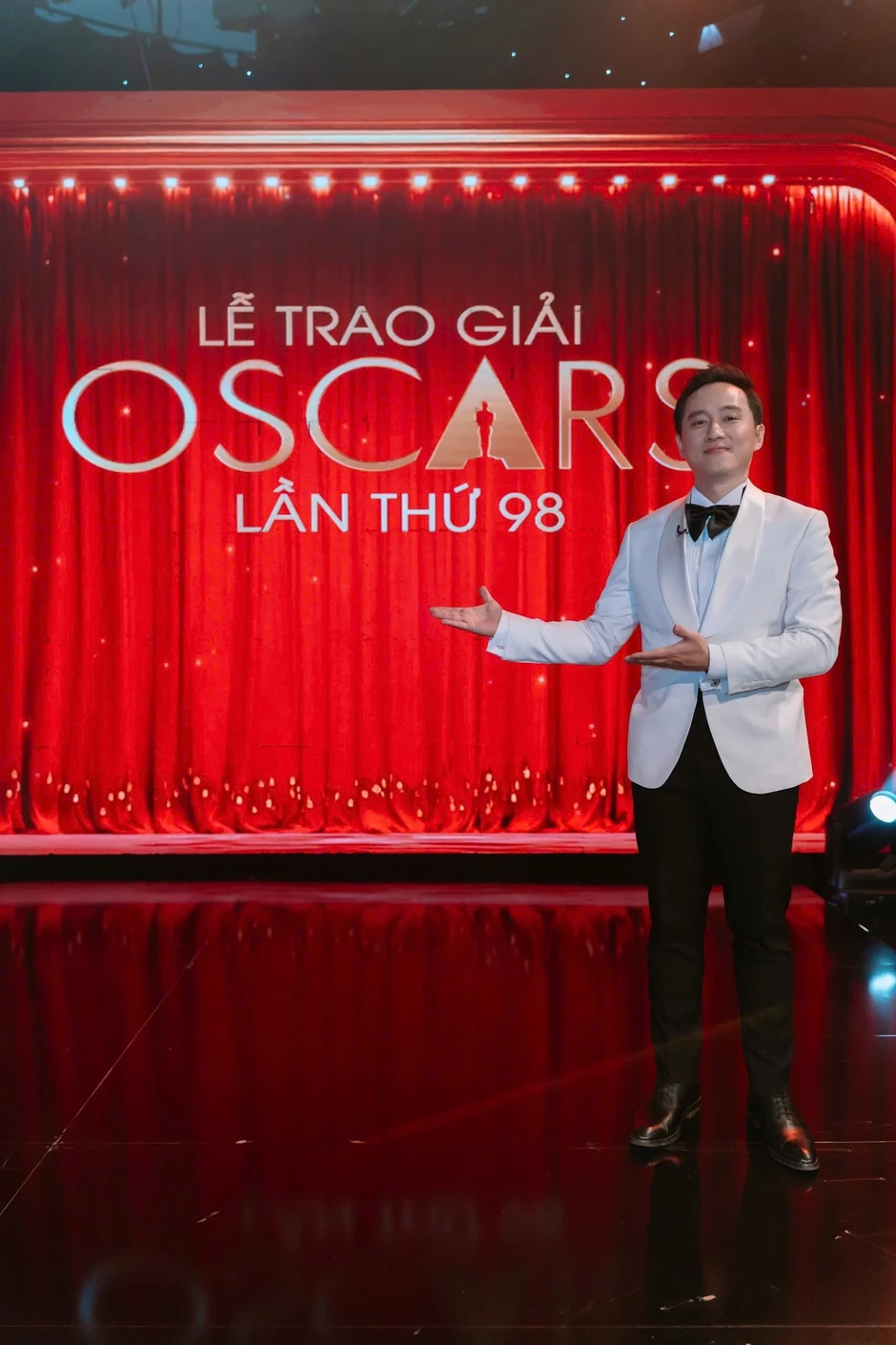 Khám phá trường quay trực tiếp Lễ trao giải Oscars 2026 với bộ ba MC Đức Bảo – Ngọc Huy – Phí Linh Khám phá trường quay trực tiếp Lễ trao giải Oscars 2026 với bộ ba MC Đức Bảo – Ngọc Huy – Phí Linh