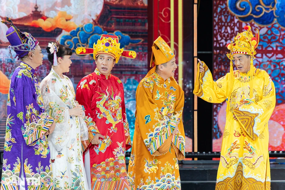 Khán giả hào hứng đón Táo quân như Tết, nhưng "chưa đã" vì thời lượng ngắn Khán giả hào hứng đón Táo quân như Tết, nhưng "chưa đã" vì thời lượng ngắn