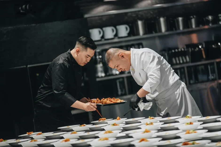 Khi căn bếp trở thành chiến trường của định kiến Khi căn bếp trở thành chiến trường của định kiến