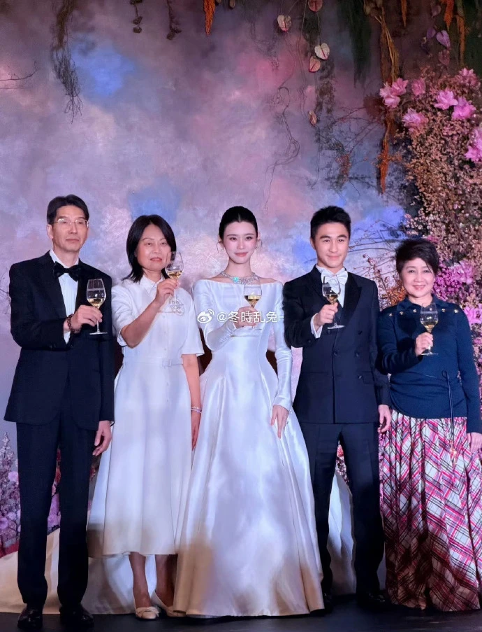 Không ngờ thiếu gia Macau lại làm đến mức này để chinh phục Hề Mộng Dao Không ngờ thiếu gia Macau lại làm đến mức này để chinh phục Hề Mộng Dao