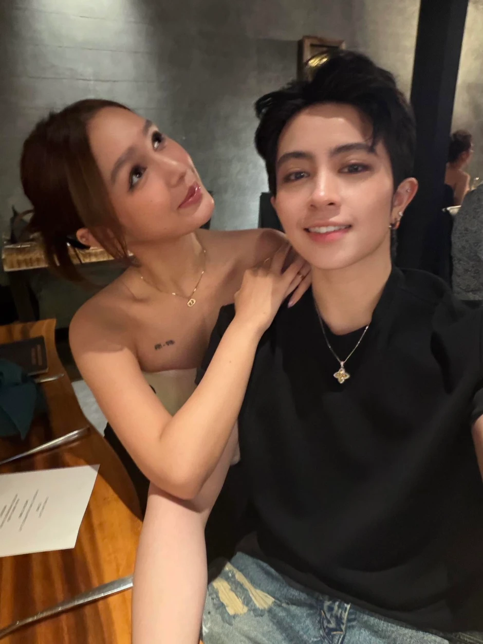 Không tin nổi có ngày Xoài Non được nói giống Lisa Không tin nổi có ngày Xoài Non được nói giống Lisa