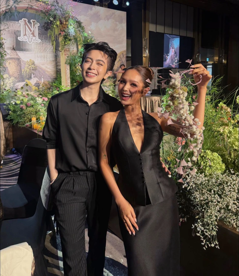 Không tin nổi có ngày Xoài Non được nói giống Lisa Không tin nổi có ngày Xoài Non được nói giống Lisa