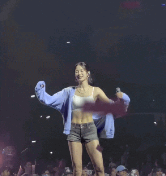 Khuyết điểm duy nhất của mỹ nhân này là giọng hát, body càng có tuổi càng bốc Khuyết điểm duy nhất của mỹ nhân này là giọng hát, body càng có tuổi càng bốc