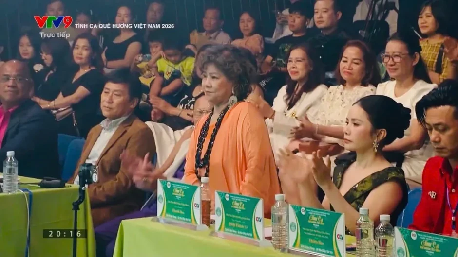 Kiều Phương ghi dấu ấn trong lần đầu dẫn truyền hình trực tiếp trên VTV9 Kiều Phương ghi dấu ấn trong lần đầu dẫn truyền hình trực tiếp trên VTV9