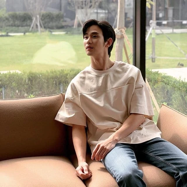Kim Soo Hyun sau scandal hẹn hò gây sốc: Nhan sắc thảm hại khó tin, chỉ thở cũng mất hàng trăm triệu mỗi tháng Kim Soo Hyun sau scandal hẹn hò gây sốc: Nhan sắc thảm hại khó tin, chỉ thở cũng mất hàng trăm triệu mỗi tháng
