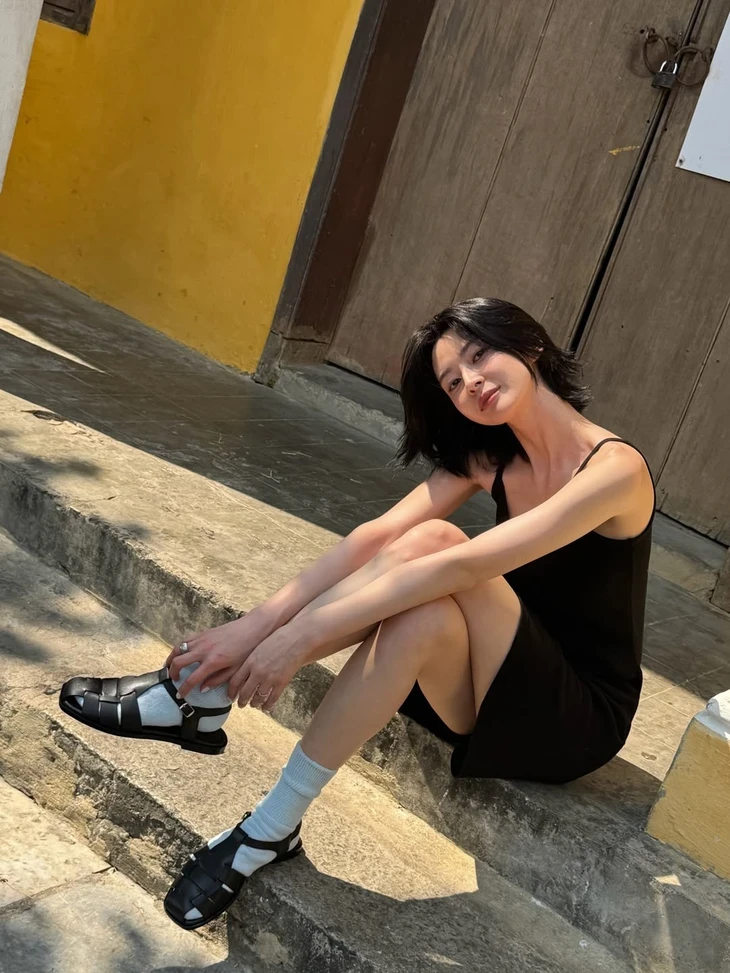 Kwon Nara xả ảnh du lịch Hội An, fan bảo 'giống dâu Việt quá' Kwon Nara xả ảnh du lịch Hội An, fan bảo 'giống dâu Việt quá'