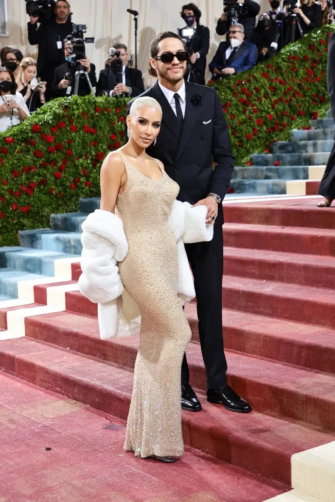 Kylie Jenner sợ hãi lời nguyền Met Gala, vội cất "chàng thơ" Timothée Chalamet ở nhà? Kylie Jenner sợ hãi lời nguyền Met Gala, vội cất "chàng thơ" Timothée Chalamet ở nhà?