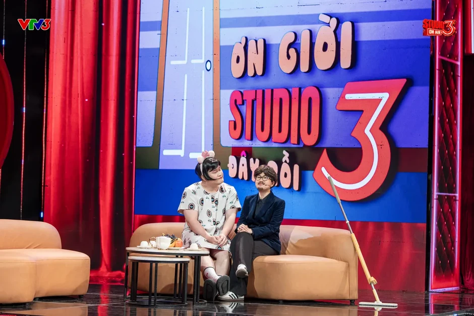 Lâm Vỹ Dạ kể chuyện thanh xuân trong Studio 3 Lâm Vỹ Dạ kể chuyện thanh xuân trong Studio 3