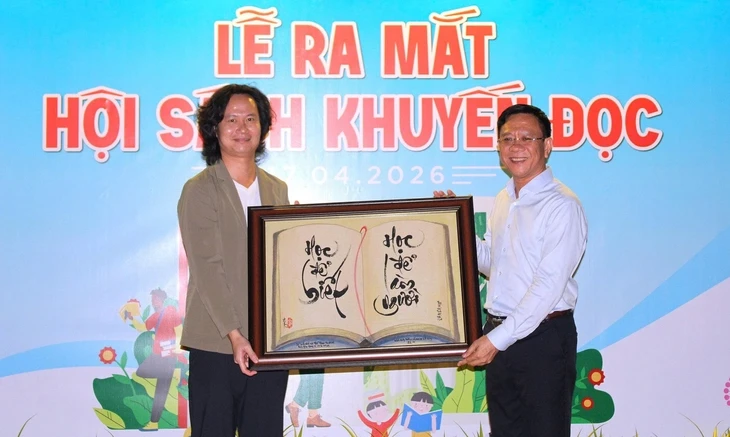 Lần đầu cư dân sống ở chung cư TP.HCM có hội sách ngay dưới nhà Lần đầu cư dân sống ở chung cư TP.HCM có hội sách ngay dưới nhà