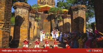 Lễ hội Tháp Bà Pô Nagar thu hút đông đảo người dân hướng về Mẹ xứ sở