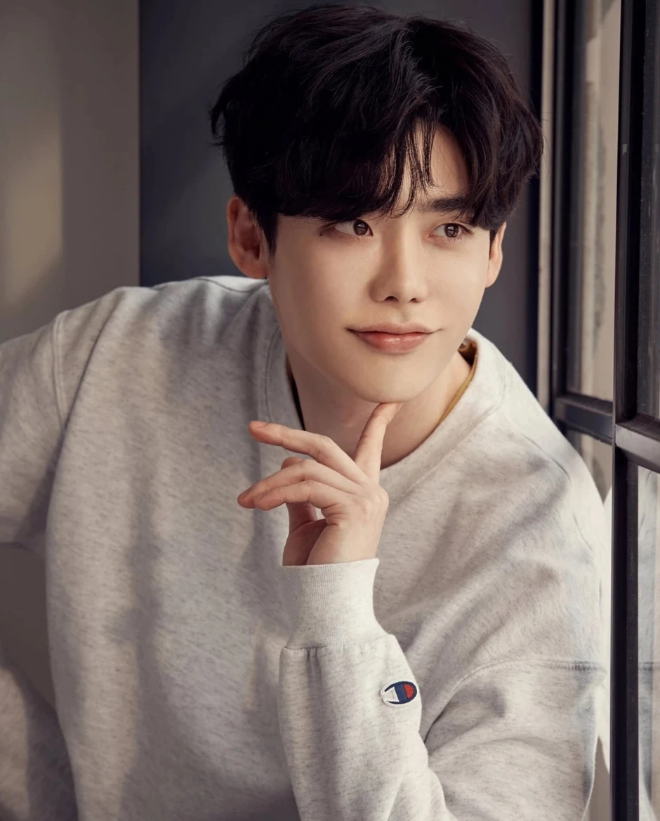 Lee Jong Suk đích thị là đại gia: Vừa tậu căn nhà gần 300 tỷ giữa nghi vấn chia tay IU Lee Jong Suk đích thị là đại gia: Vừa tậu căn nhà gần 300 tỷ giữa nghi vấn chia tay IU