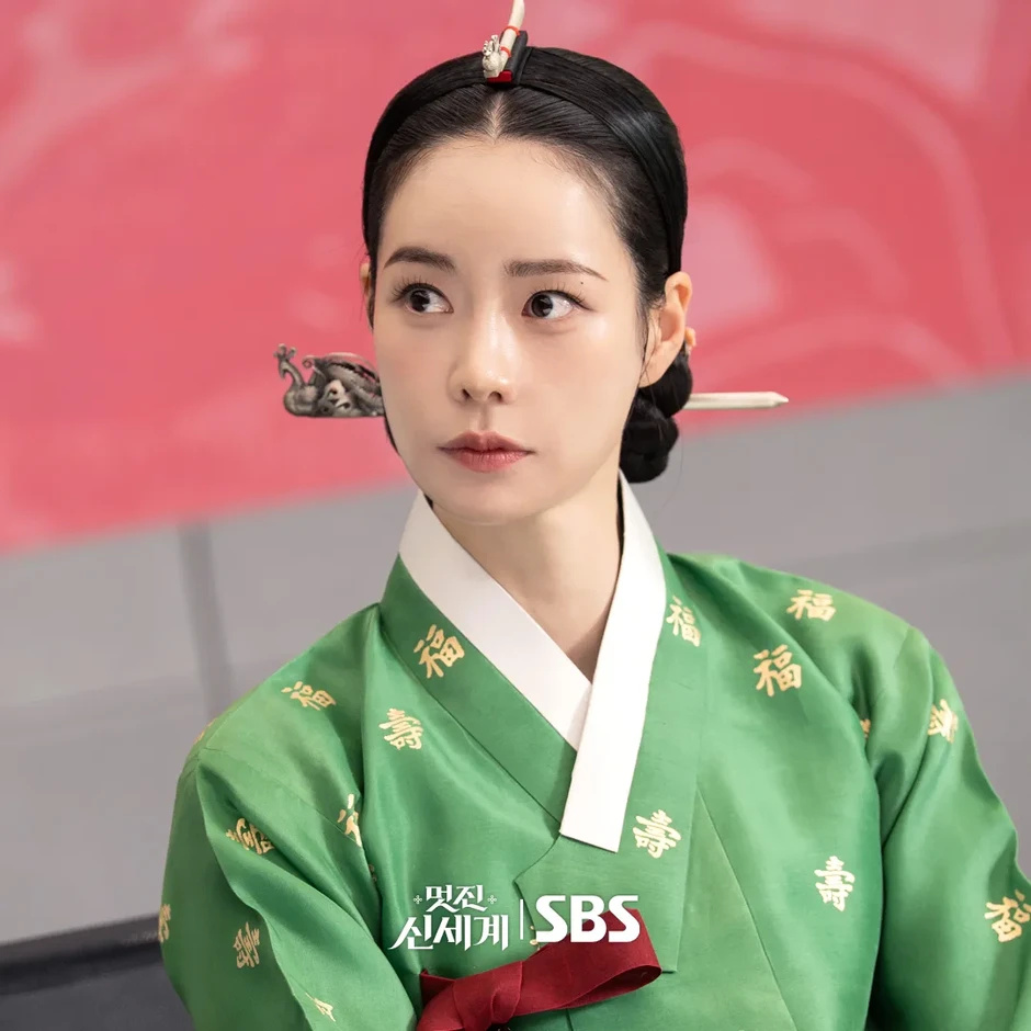 Lim Ji Yeon tự tin có thể đánh bại "Phu nhân đại quân thế kỷ 21" Lim Ji Yeon tự tin có thể đánh bại "Phu nhân đại quân thế kỷ 21"