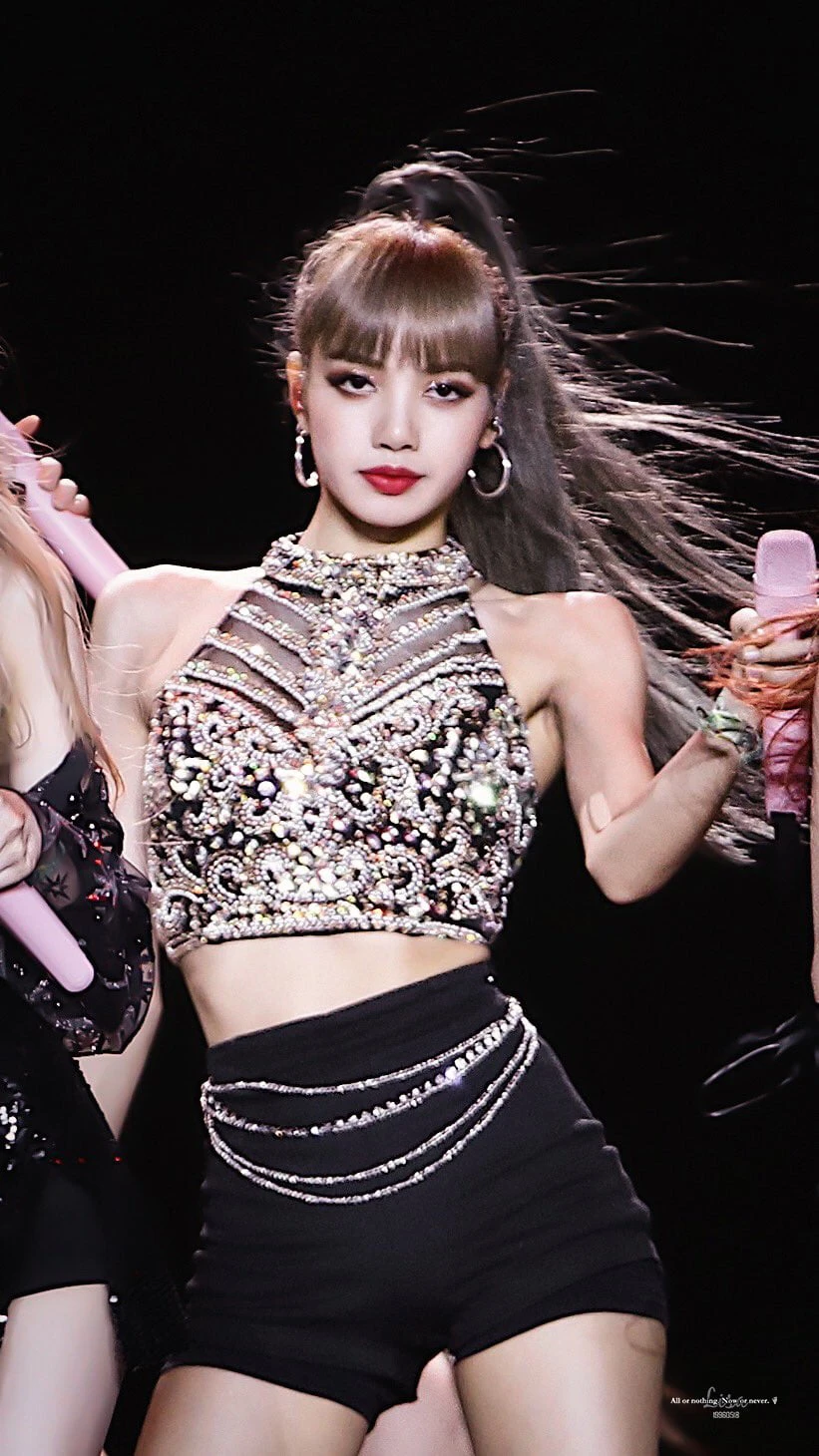 Lisa (BLACKPINK) cứ thế này ai mà chịu nổi! Lisa (BLACKPINK) cứ thế này ai mà chịu nổi!