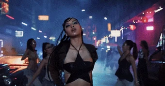 Lisa đã làm một việc từ năm 2024 để hôm nay khiến fan nở mày nở mặt, còn hơn cả BTS