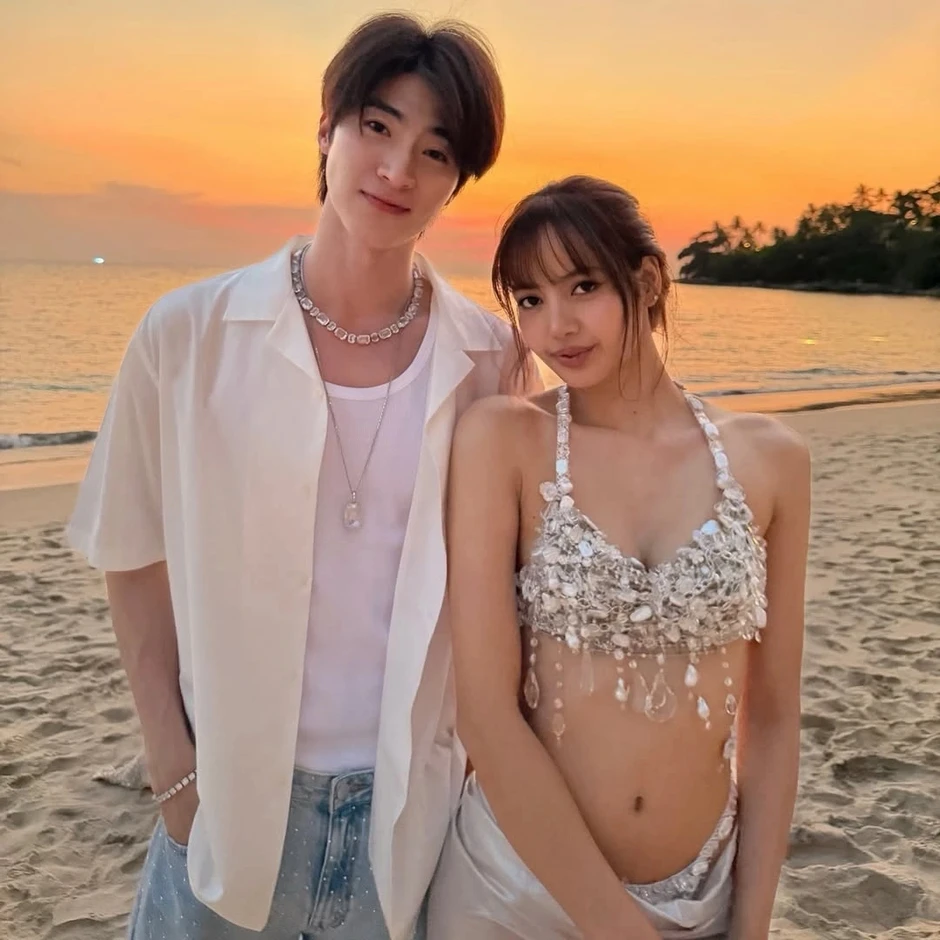 Lisa vướng nghi vấn hẹn hò “phi công trẻ” điển trai hậu chia tay tỷ phú Lisa vướng nghi vấn hẹn hò “phi công trẻ” điển trai hậu chia tay tỷ phú