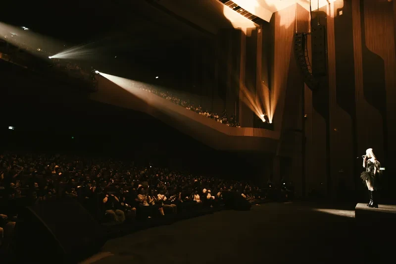 Live concert của Phùng Khánh Linh: Đi qua những hoài nghi để thăng hoa cùng âm nhạc Live concert của Phùng Khánh Linh: Đi qua những hoài nghi để thăng hoa cùng âm nhạc